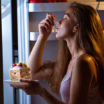 高カロリーな間食をやめられないのは中毒症状?