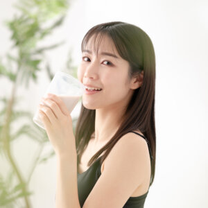 タンパク質不足が老けの原因？ダイエットとエイジングケアの関係