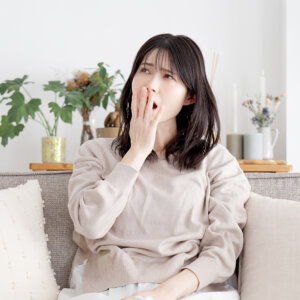 食後の眠気は太るサイン！血糖値スパイクがダイエット失敗を招く理由