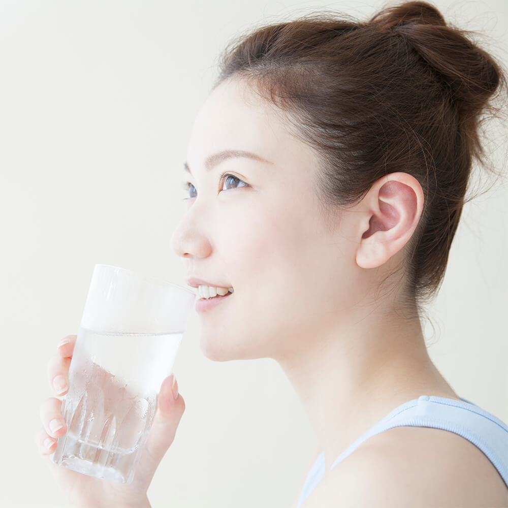 ダイエット中に1日に水を2リットル飲めと言われる理由