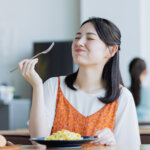 ダイエット中の「食欲の波」はなぜ起こる?我慢では解決できない理由