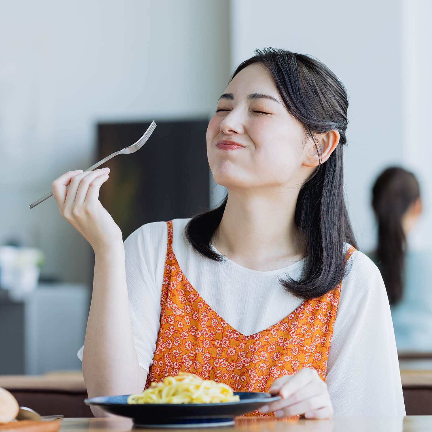 ダイエット中の「食欲の波」はなぜ起こる？我慢では解決できない理由
